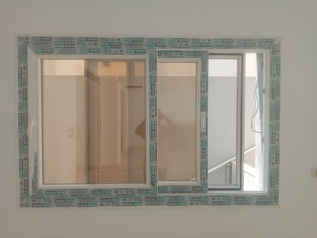 نافذة قطاع كومبن يو بي في سي ، نظام الفتح جرار منزلق