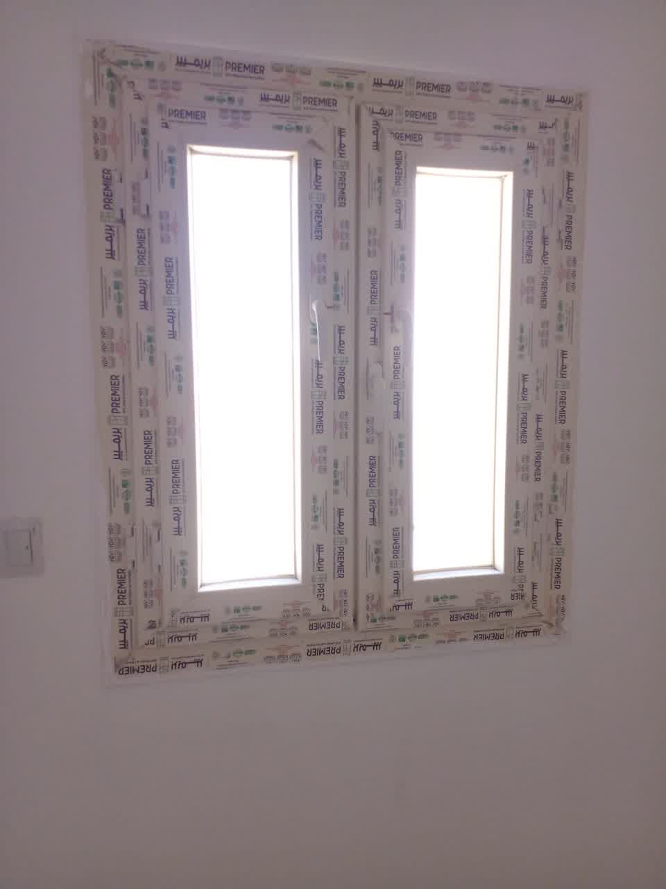 شباك مفصلي درفة داخل درفة قطاع بريميير يو بي في سي