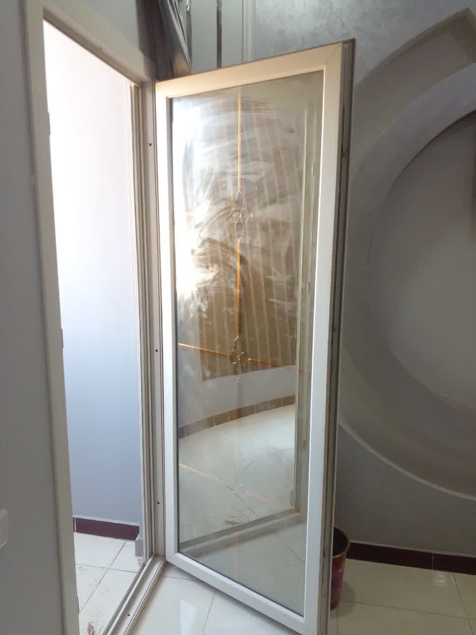 باب بلكونة مفصلي درفة واحدة