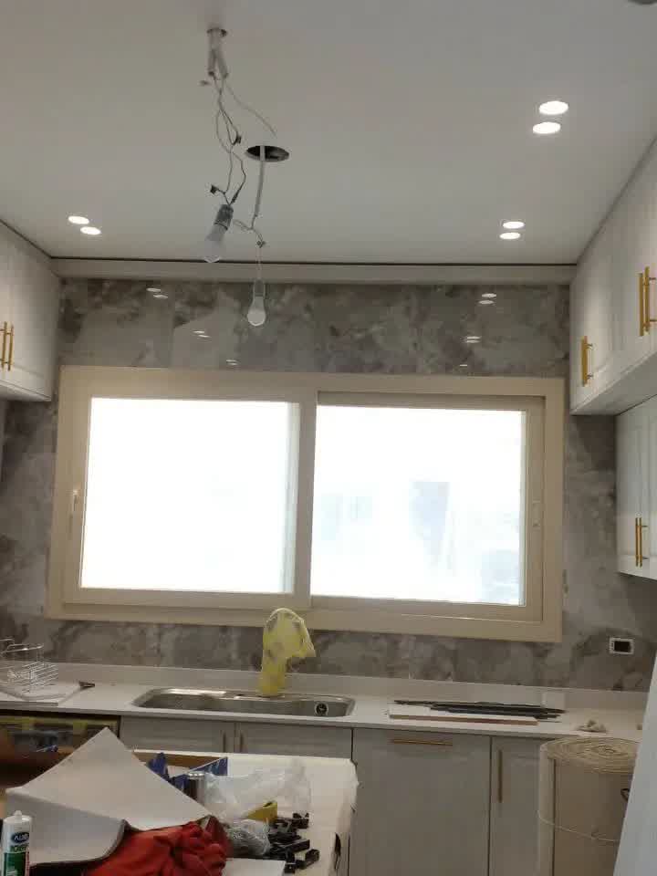 شباك يو بي في سي يفتح جرار